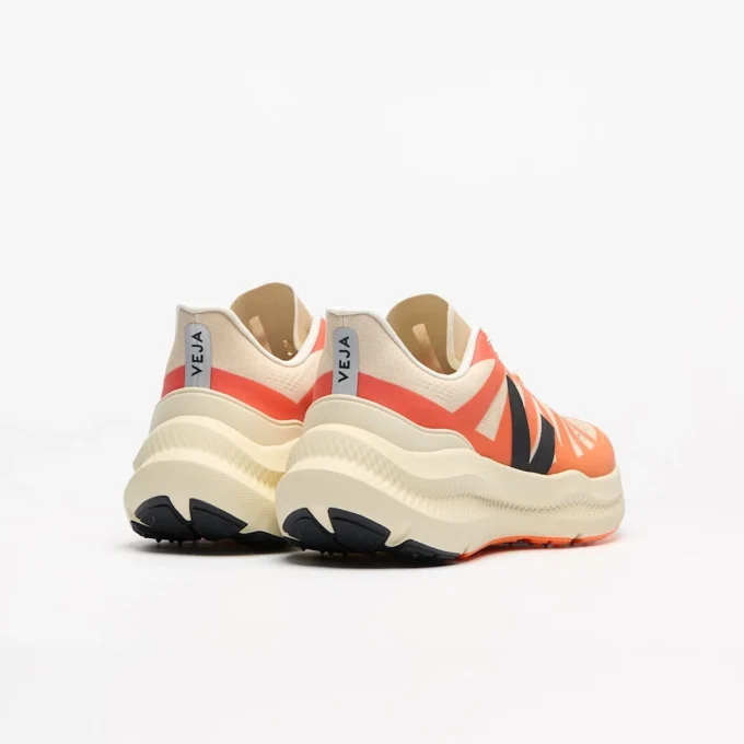 Condor 3 Advanced Engineered-Mesh Gradient Black Calcaire