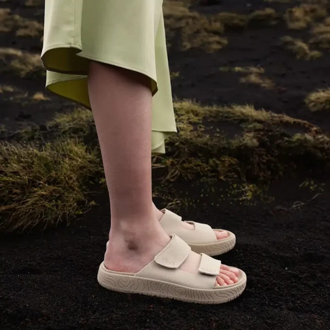 Etna Suede Pierre Almond