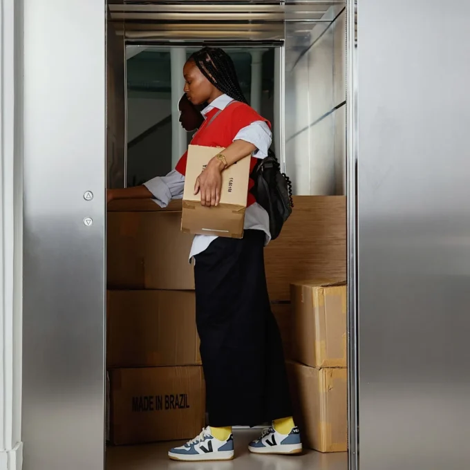 V-10 Leather White Black California