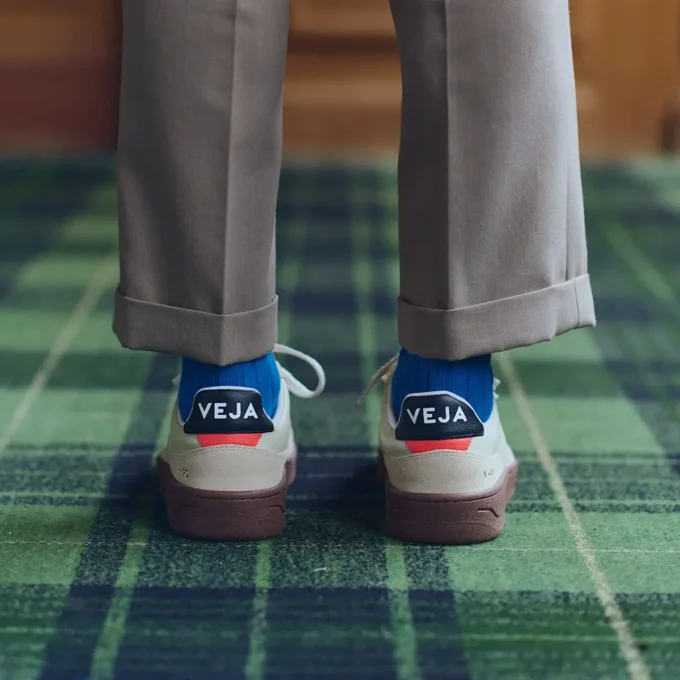 V-90 Leather Pierre Almond Black