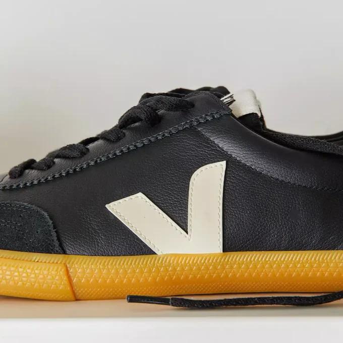 Volley Leather Black Pierre