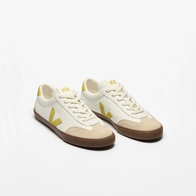 Volley Leather White Liquor Bark